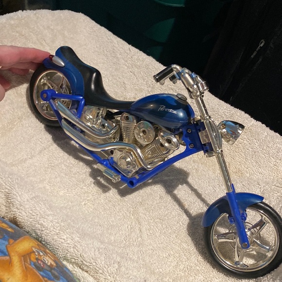 Plastic prays - Picture 1 of 3